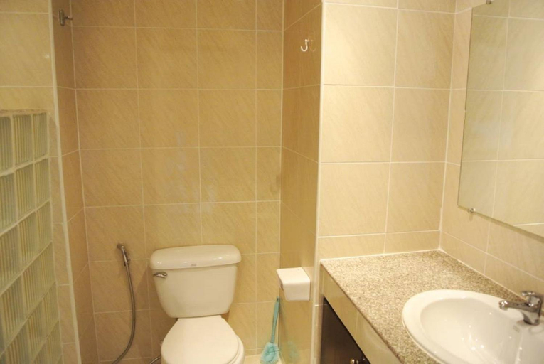 Bathroom, View Talay 5 studio apartment - close to the beach, Pattaya