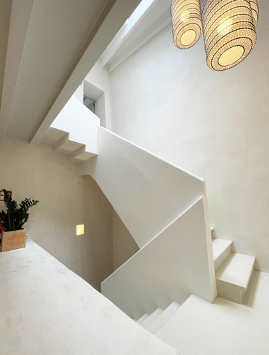 Others 2, Meem Townhouse, Baleares