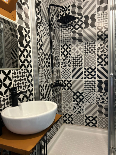 Bathroom 5, No16 Ada, Adalar