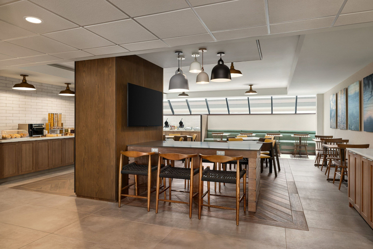Food & Drinks 5, Fairfield by Marriott Inn & Suites Madison South, Dane