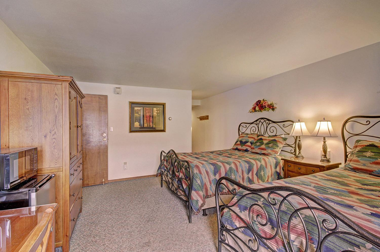 Bedroom 2, VS643 Square Condo, Summit