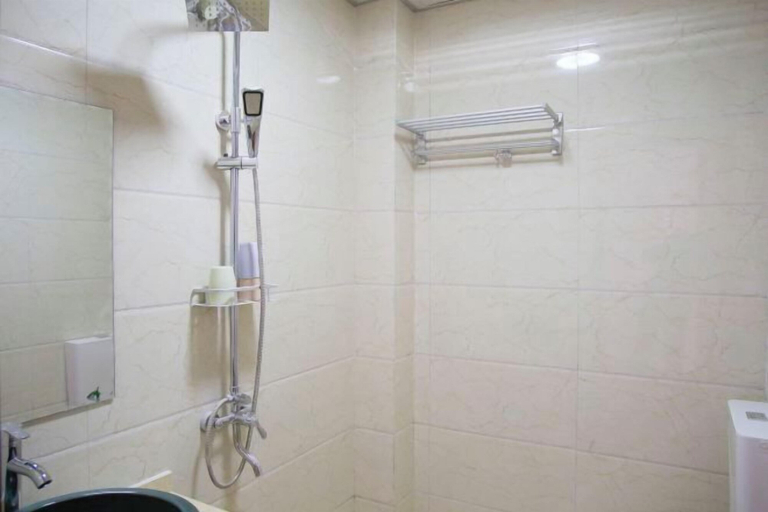 Bathroom 4, Haolaiju Inn, Zhangjiajie