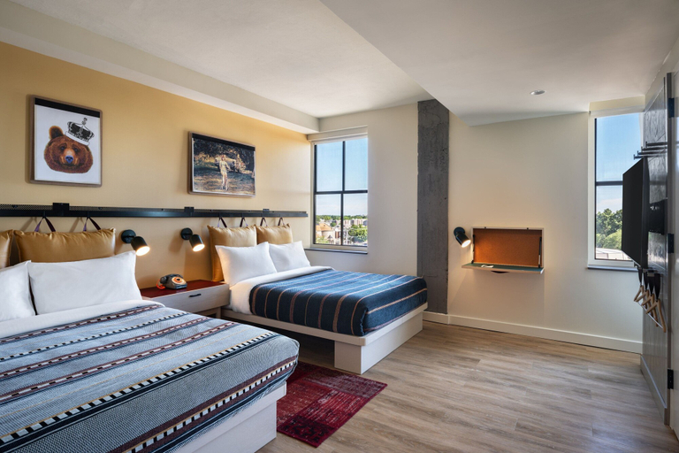 Bedroom 2, Moxy Springfield Downtown, Greene