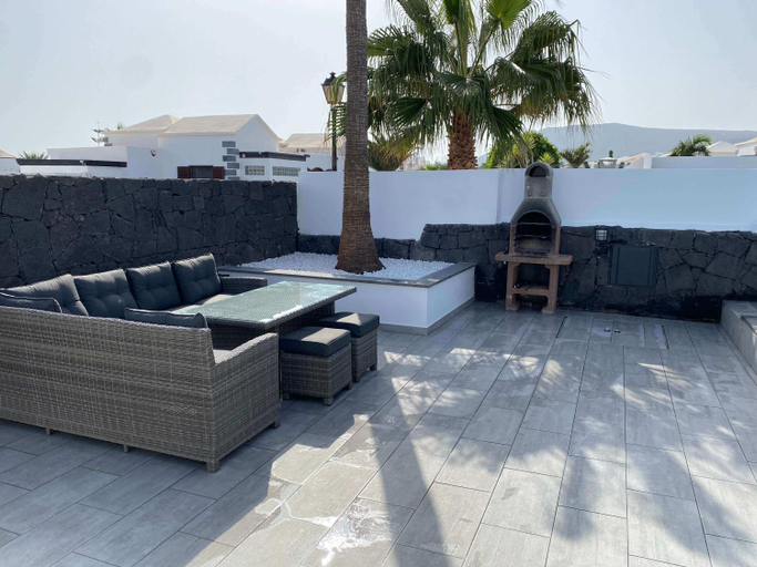 Others 3, Stunning Villa Arabella - Heated Pool - BBQ - Amazing Terrace - Playa Blanca, Las Palmas
