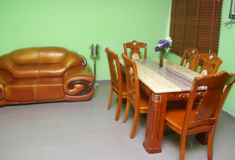 Others 3, Owees Place-Guest Room, Surulere