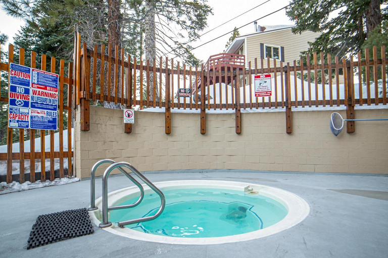 Sport & Beauty, Mammoth View Villas 24, Mono
