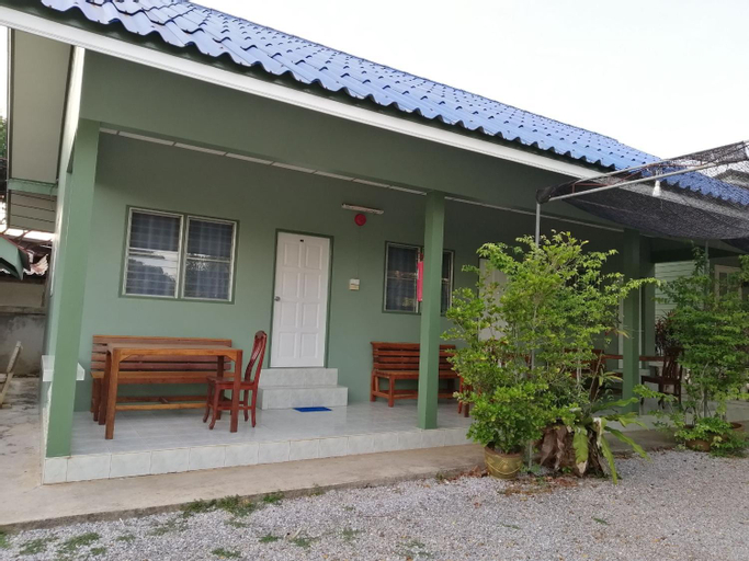 Exterior 7
