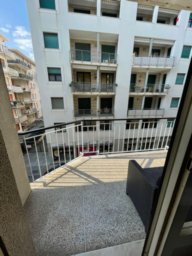 La Casa di SEM, Genova