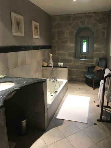 Bathroom 5, Chateau de Camon, Ariège
