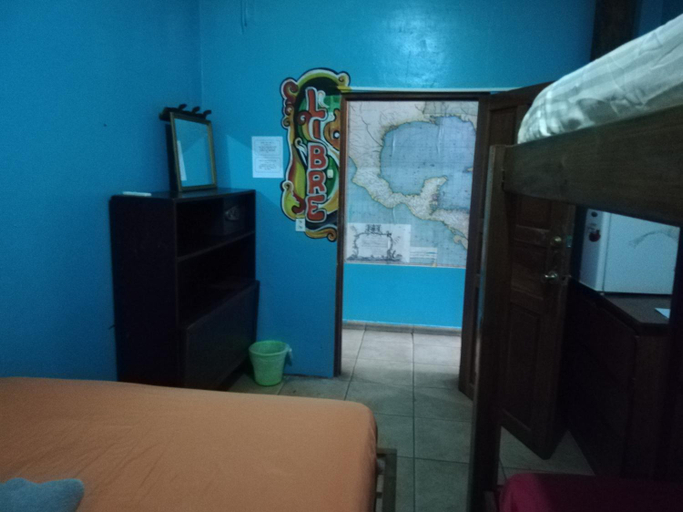 Others 5, Cliff's Hostel, Bocas del Toro