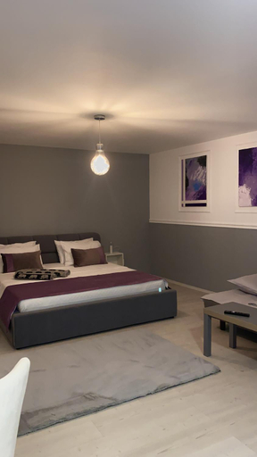 Others 4, Roomzzz Sibiu, Sibiu