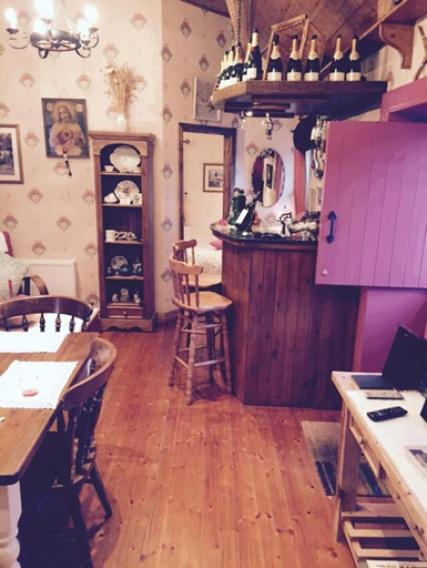 Others 5, Teresas Cottage