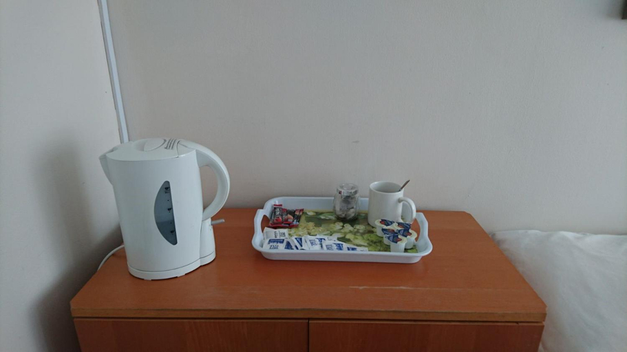 Others 5, Tiny Single shared bathroom Room ssbyr, London