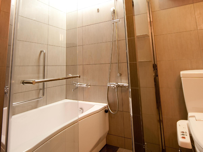 Bathroom 15