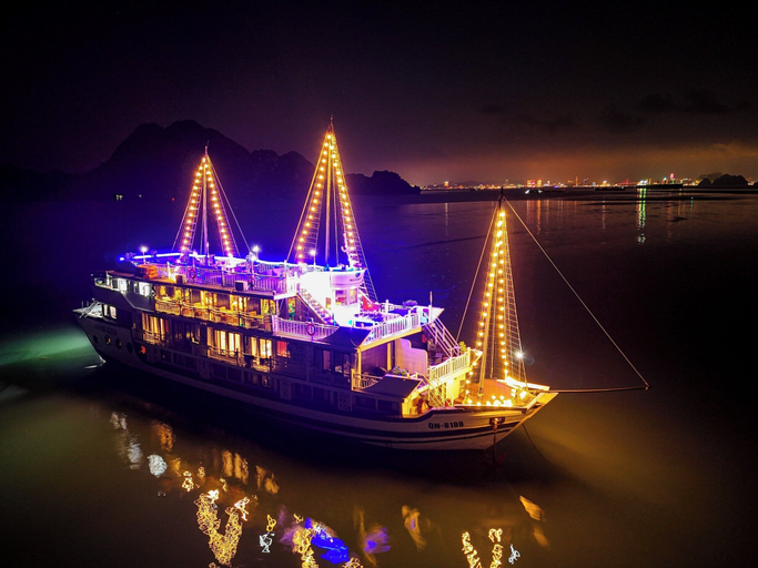 Exterior & Views 2, Oasis Party Cruise, Hạ Long