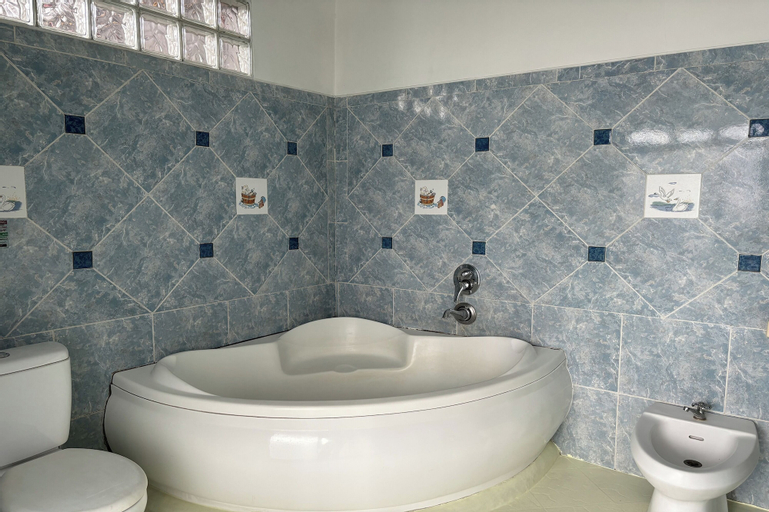 Bathroom 2