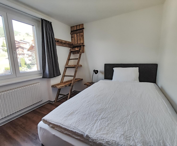 Bedroom 4, Berghotel Weisshorn, Visp