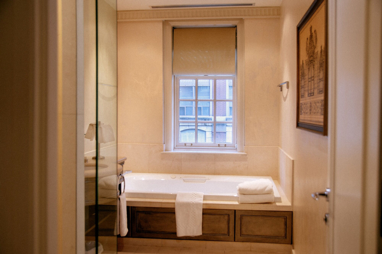 Bathroom 8