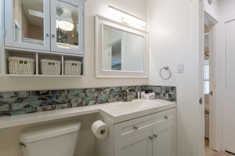 Bathroom 4, Puamana 30-2, Maui