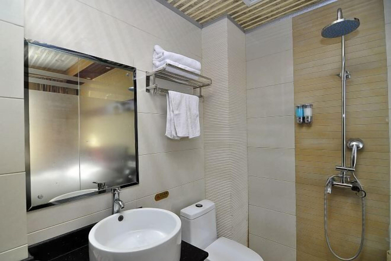 Bathroom 4, Luoping Star River Express Hotel, Qujing