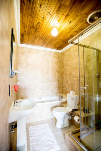 Bathroom 4, ORIA GUESTHOUSE - BROOKLYN, City of Cape Town