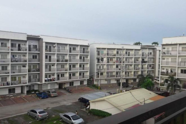 Exterior & Views, Kaseldorzhostel Transient at Moonwalk Paranaque, Parañaque