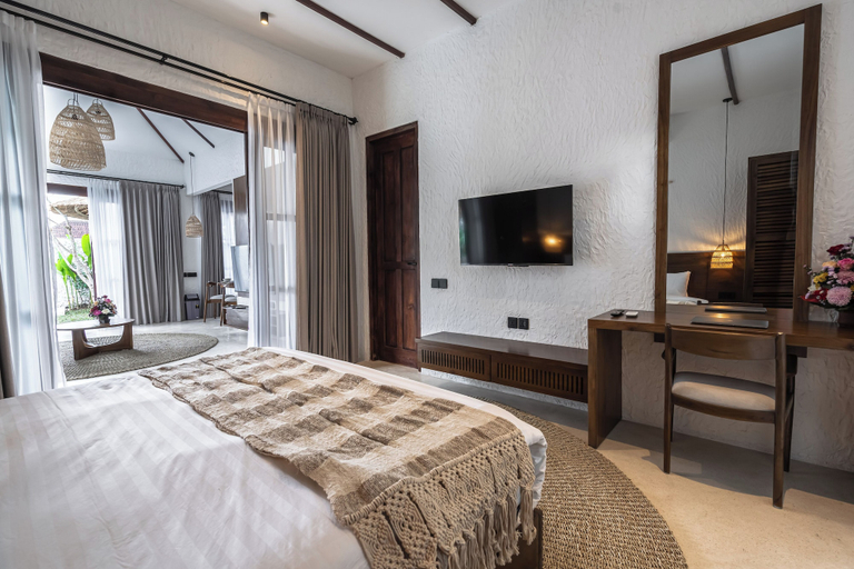 Bedroom 2, Moonlight EVDEkimi - Stylish 2BR escape with Tropical garden and Pool, Gianyar