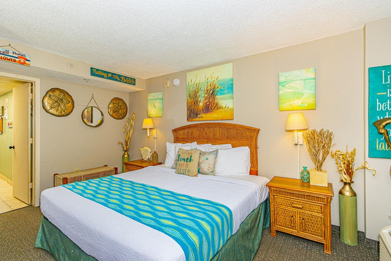 Bedroom, Landmark 1242, Horry