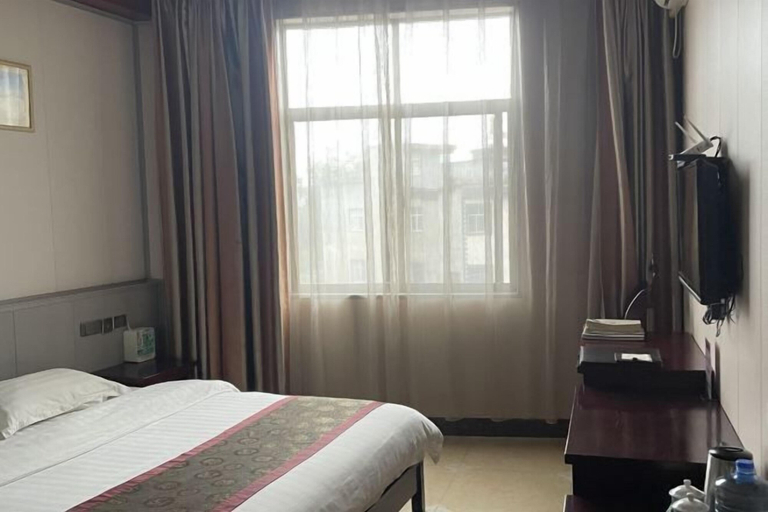 Bedroom 3, Luoping Star River Express Hotel, Qujing
