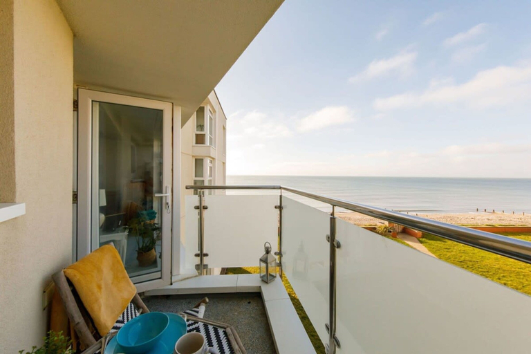 Others 5, Two Bed Seafront Escape in East Wittering, West Sussex