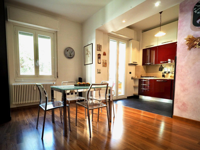 Dining Room 9