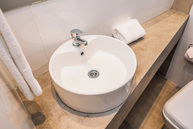 Bathroom 4, RentUp Suites Salta, Capital