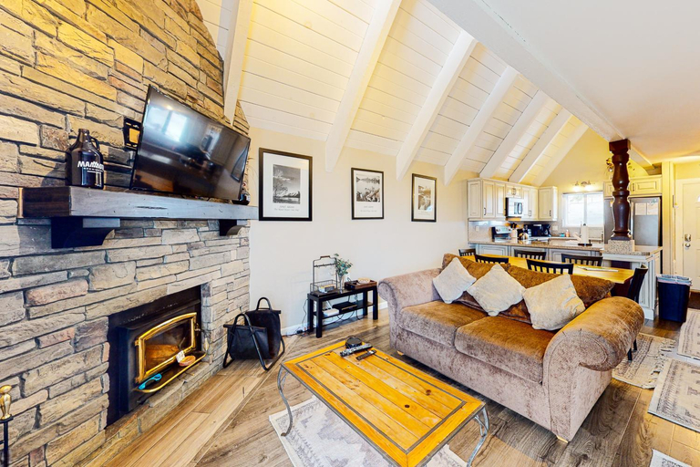 Others 5, Mammoth View Villas 24, Mono