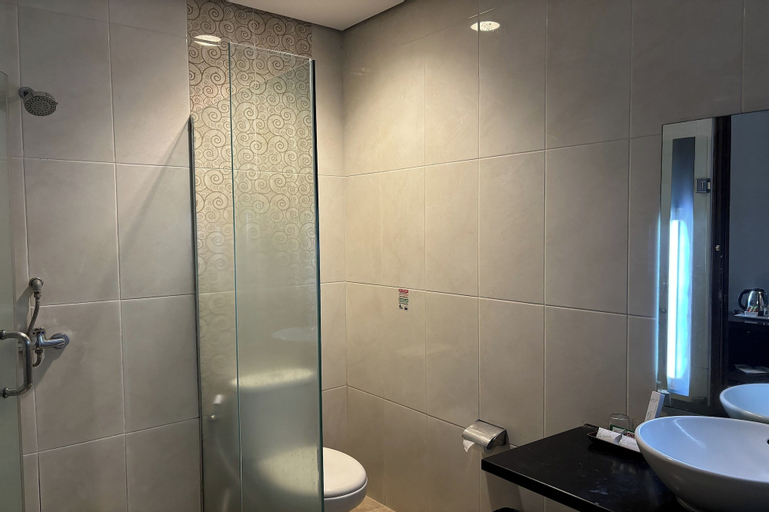 Bathroom 7