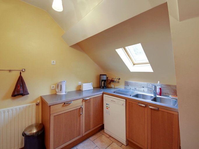 Others 5, Charming Holiday Home in Raizeux Near Forest, Yvelines