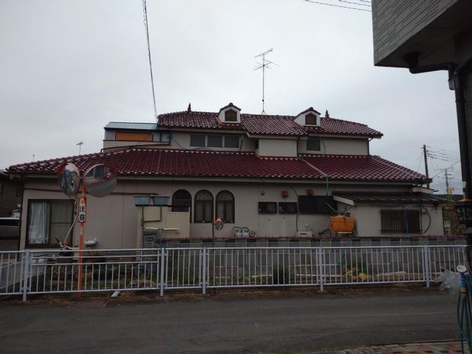 Exterior 3