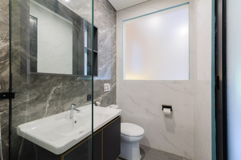 Bathroom 4, Sans Hotel Kedoya, West Jakarta
