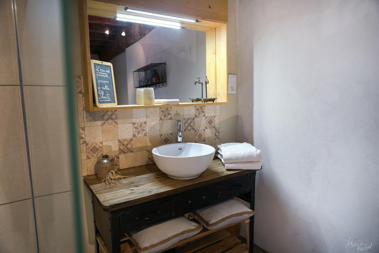 Bathroom 3, Les Tilleuls, Isère