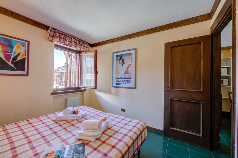 Room 5, Grange Hike Ski - 35C Sestriere, Torino
