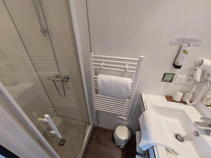 Bathroom 4, Hotel Chez Terrassier, Tarn-et-Garonne