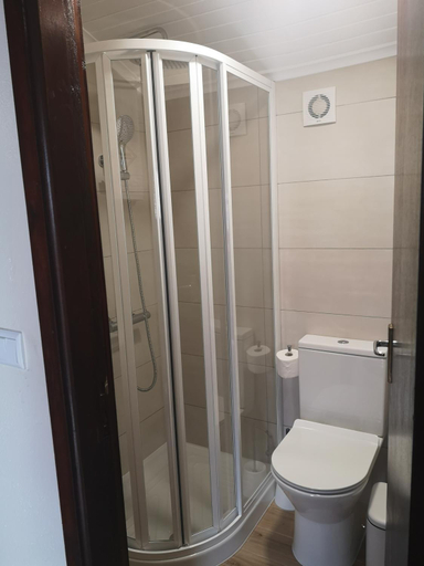 Bathroom 5, Casa Girao - Alojamento Local, São Pedro do Sul