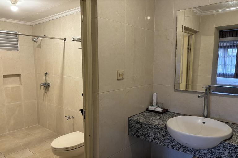 Bathroom 4