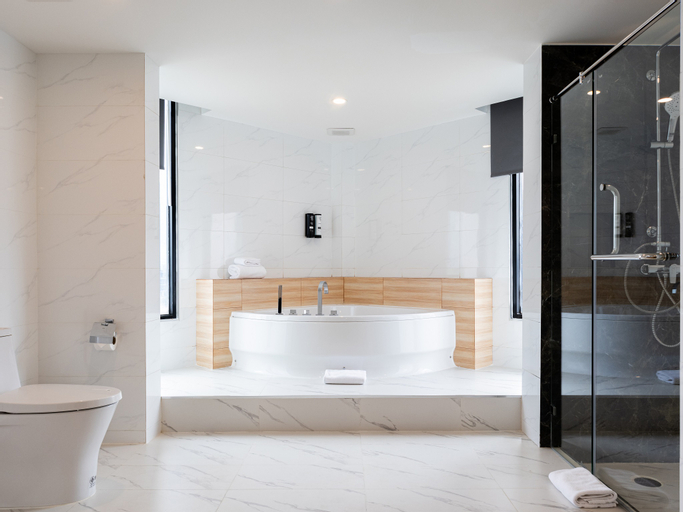 Bathroom 8