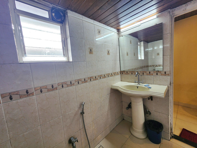 Bathroom 3, The Blue Lagoon Resort, Pune