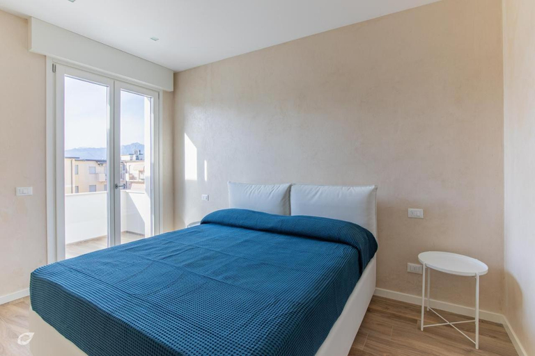 Others 2, Beachfront Penthouse with private parking, Lucca
