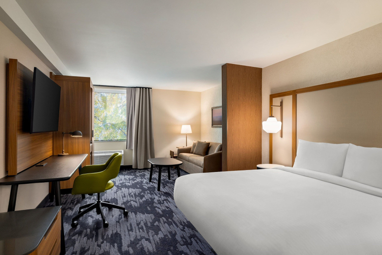Bedroom 3, Fairfield by Marriott Inn & Suites Madison South, Dane