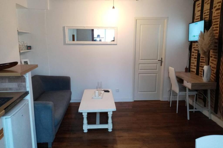 Dining Room 5, Appartement deux pieces - coeur de ville quartier cathedrale, Indre-et-Loire