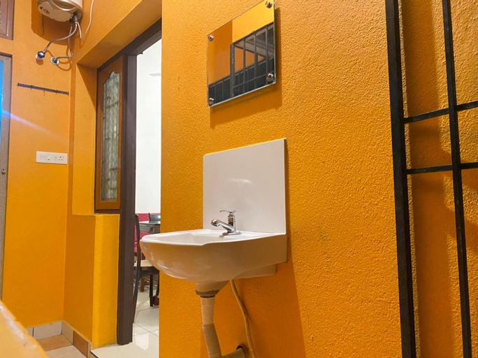 Bathroom 14
