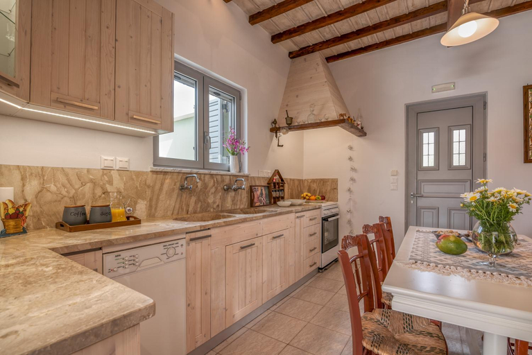 Others 5, Seaside House, Crete