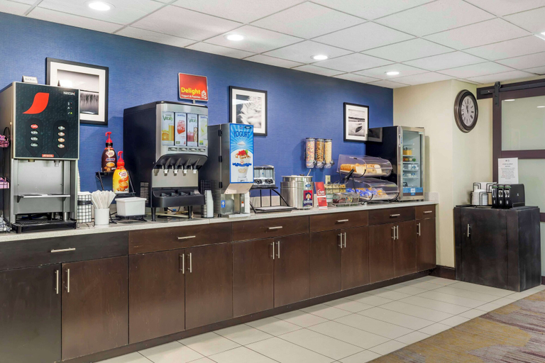 Food & Drinks 5, Best Western Plus Berkshire Hills Inn & Suites, Berkshire